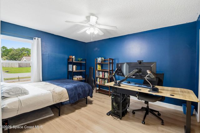 823 Lamplighter Drive NW, Palm Bay, FL 32907