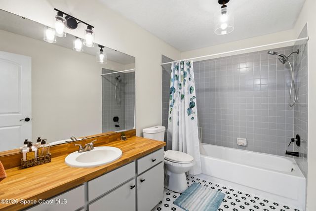 823 Lamplighter Drive NW, Palm Bay, FL 32907