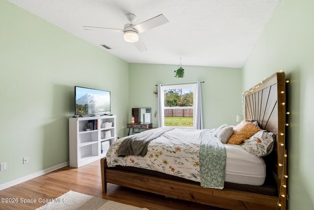 823 Lamplighter Drive NW, Palm Bay, FL 32907