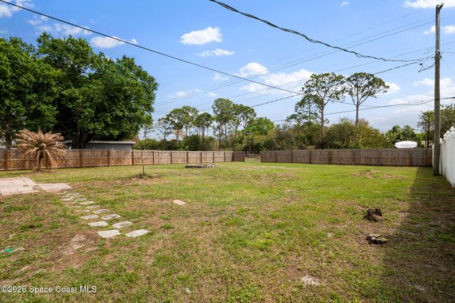 823 Lamplighter Drive NW, Palm Bay, FL 32907