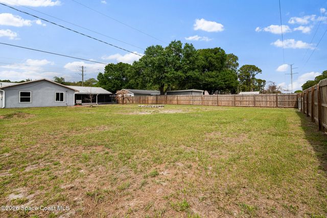 823 Lamplighter Drive NW, Palm Bay, FL 32907