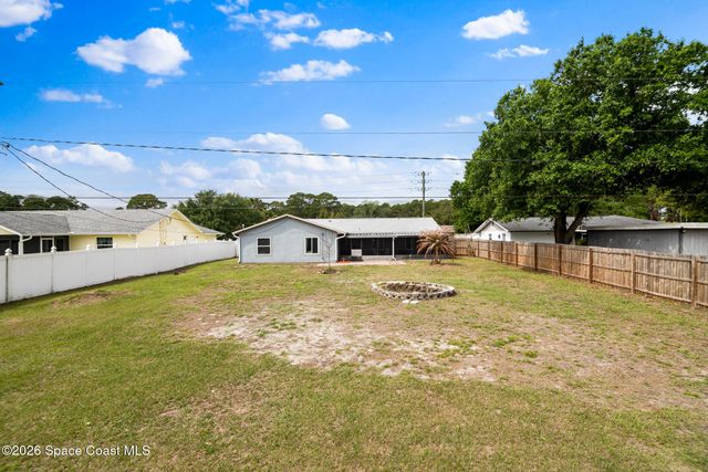 823 Lamplighter Drive NW, Palm Bay, FL 32907
