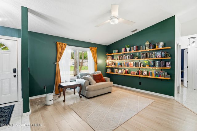 823 Lamplighter Drive NW, Palm Bay, FL 32907