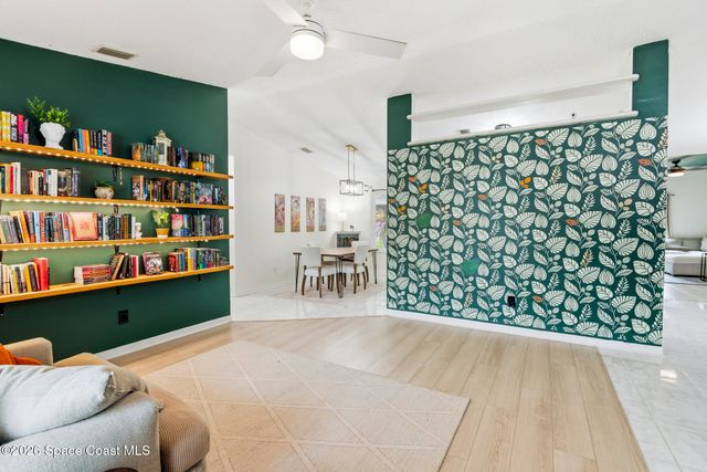 823 Lamplighter Drive NW, Palm Bay, FL 32907