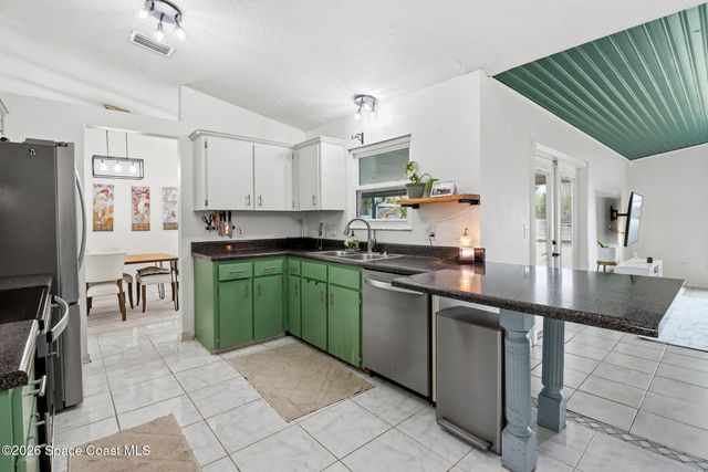 823 Lamplighter Drive NW, Palm Bay, FL 32907