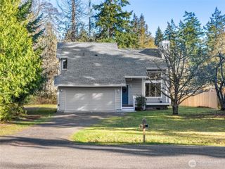 21916 Virginia Place NE, Kingston, WA 98346