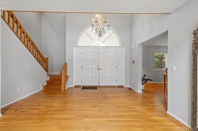 24 Wisteria Drive, Remsenburg, NY 11960