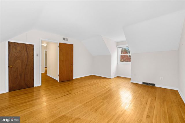 552 WOODWARD DR, Huntingdon Valley, PA 19006