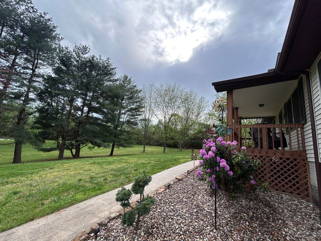 5763 E KY Hwy 90, Albany, KY 42602