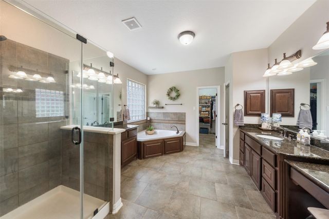 140 Brendan Woods Lane, Conroe, TX 77384