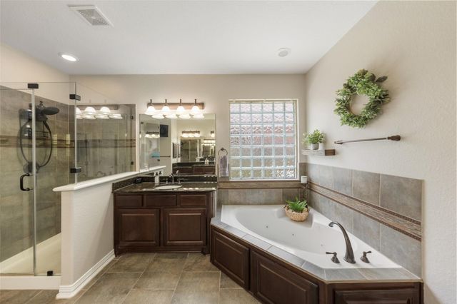 140 Brendan Woods Lane, Conroe, TX 77384