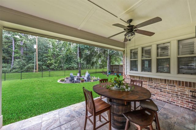 140 Brendan Woods Lane, Conroe, TX 77384