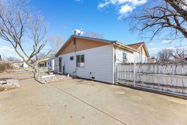 4621 S Oak Ave, Wichita, KS 67217