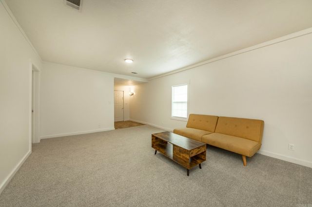 221 Dixon Street, England, AR 72046