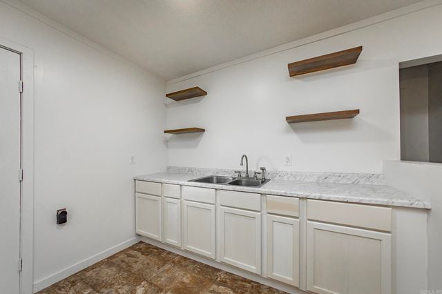 221 Dixon Street, England, AR 72046