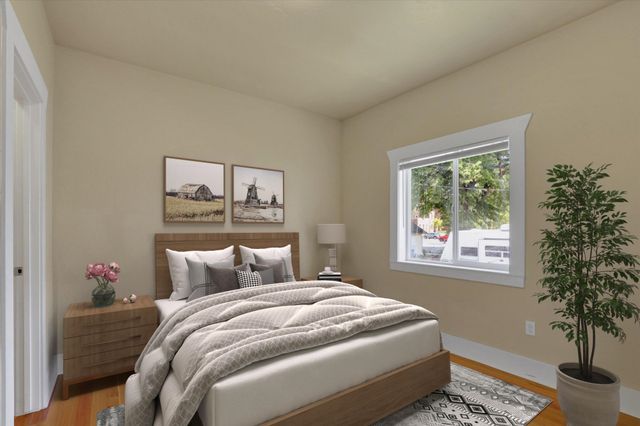 216 6th St, Cheney, WA 99004