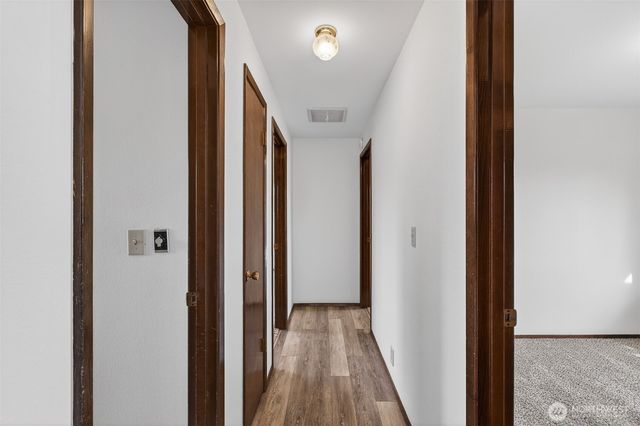 1031 N Laventure Road, Mount Vernon, WA 98273