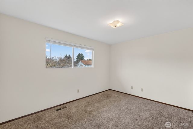 1031 N Laventure Road, Mount Vernon, WA 98273