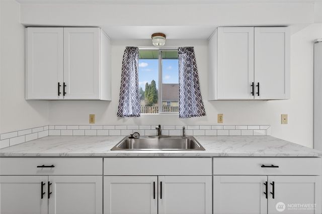 1031 N Laventure Road, Mount Vernon, WA 98273