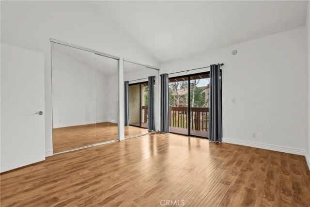 21551 Burbank 96, Woodland Hills, CA 91367