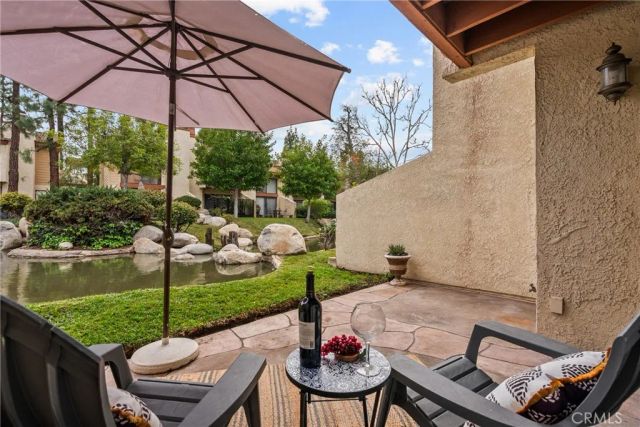 21551 Burbank 96, Woodland Hills, CA 91367