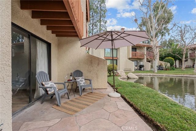 21551 Burbank 96, Woodland Hills, CA 91367