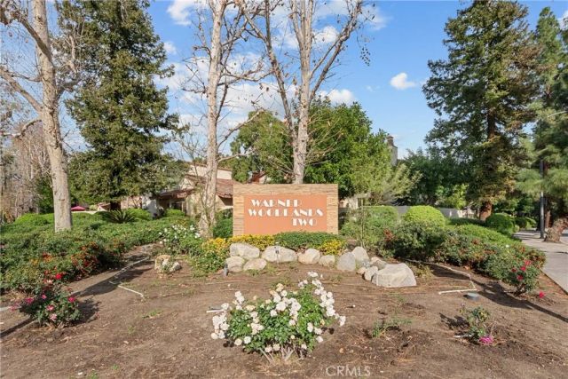 21551 Burbank 96, Woodland Hills, CA 91367