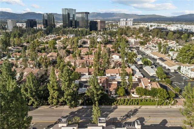 21551 Burbank 96, Woodland Hills, CA 91367