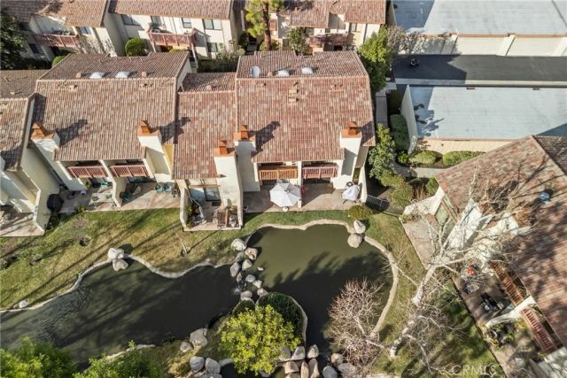 21551 Burbank 96, Woodland Hills, CA 91367