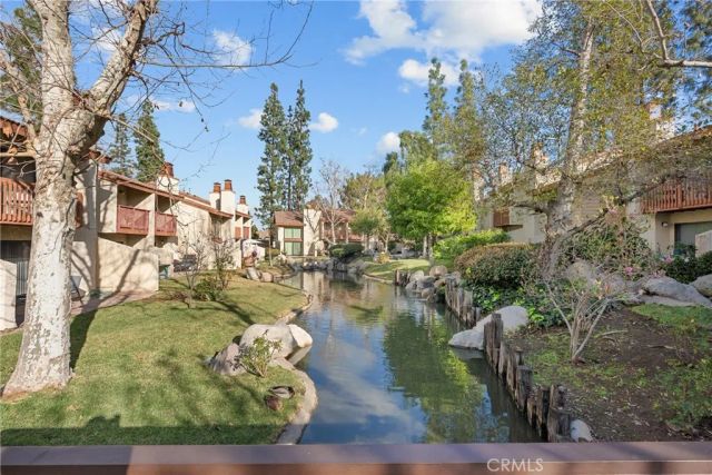 21551 Burbank 96, Woodland Hills, CA 91367