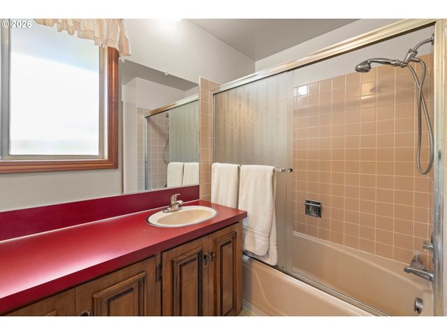 3100 Ne JACKSON SCHOOL Rd, Hillsboro, OR 97124