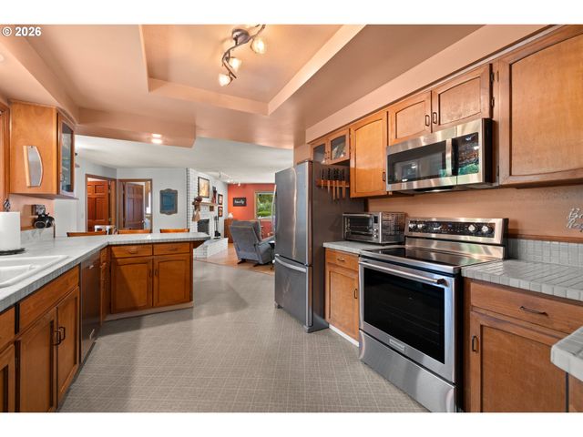 3100 Ne JACKSON SCHOOL Rd, Hillsboro, OR 97124