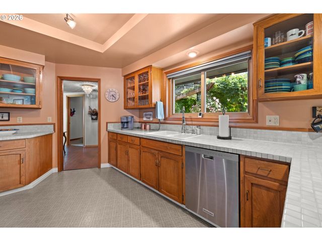 3100 Ne JACKSON SCHOOL Rd, Hillsboro, OR 97124