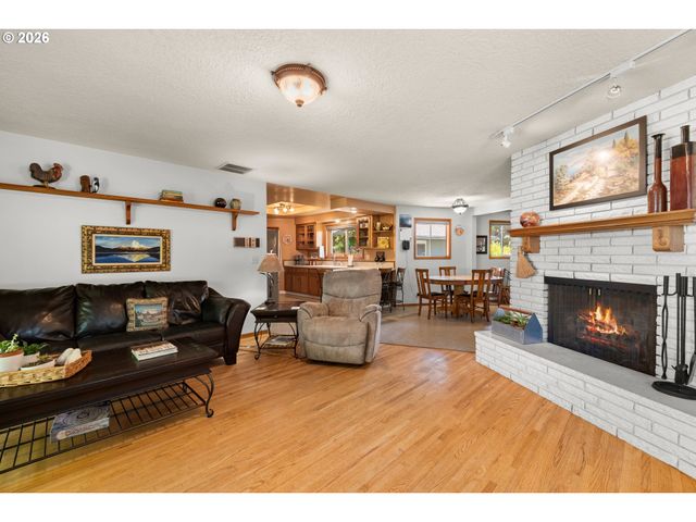 3100 Ne JACKSON SCHOOL Rd, Hillsboro, OR 97124