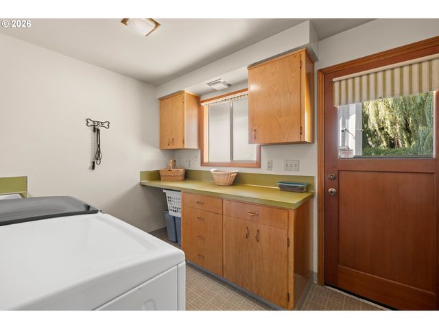 3100 Ne JACKSON SCHOOL Rd, Hillsboro, OR 97124