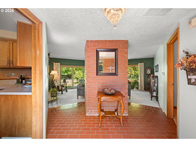 3100 Ne JACKSON SCHOOL Rd, Hillsboro, OR 97124