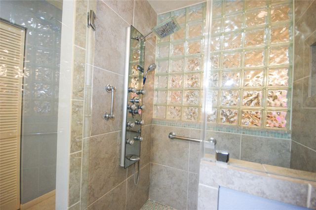 4114 Plumtree Lane, Seabrook, TX 77586