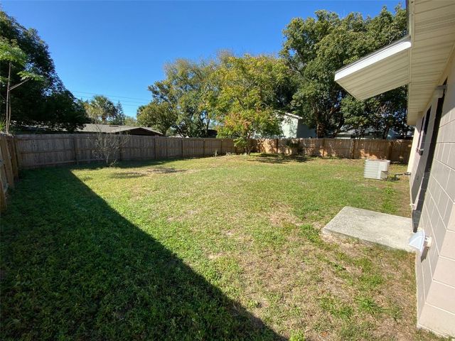 607 RIDGE PLACE, Tavares, FL 32778