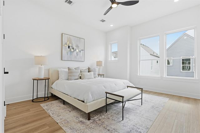 8916 Sunshine Laverne Lane, Houston, TX 77080