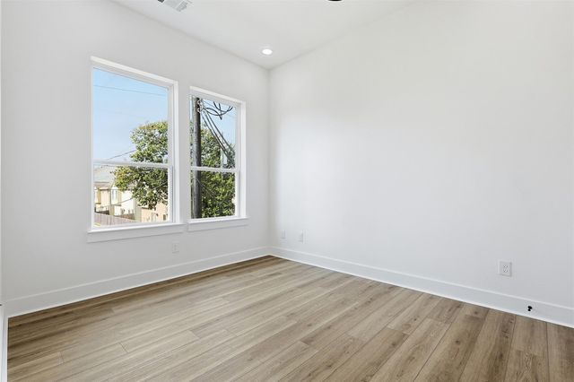 8916 Sunshine Laverne Lane, Houston, TX 77080