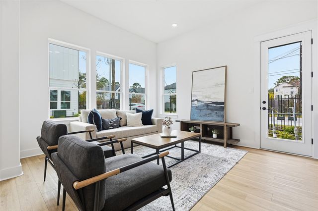 8916 Sunshine Laverne Lane, Houston, TX 77080