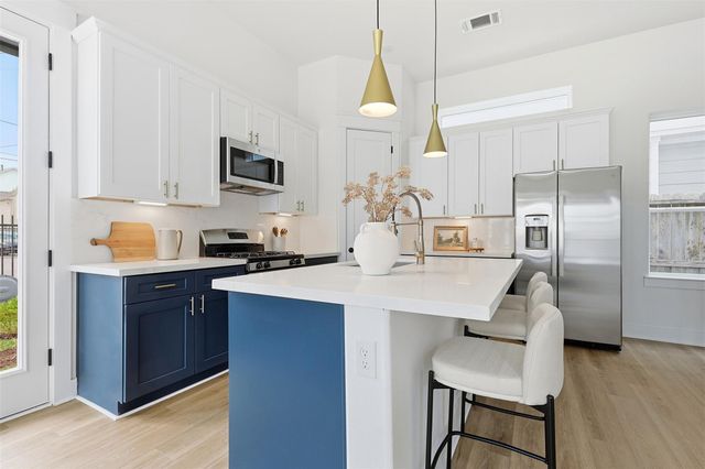 8916 Sunshine Laverne Lane, Houston, TX 77080