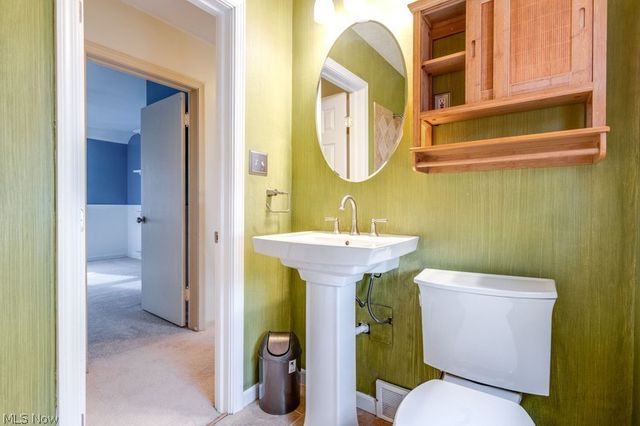 2411 16th Street, Cuyahoga Falls, OH 44223