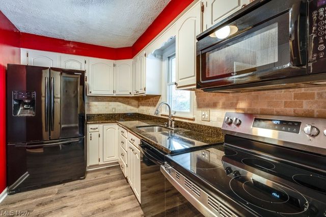 2411 16th Street, Cuyahoga Falls, OH 44223