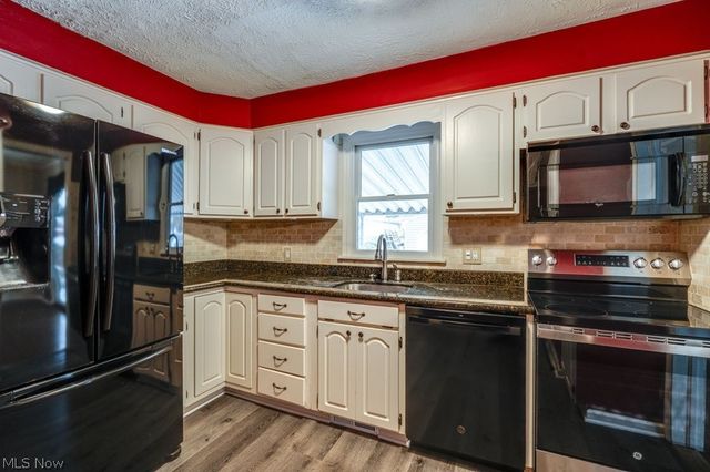 2411 16th Street, Cuyahoga Falls, OH 44223