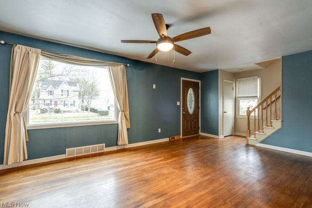 2411 16th Street, Cuyahoga Falls, OH 44223