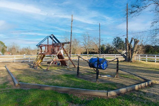 2827 Louis Road, Crosby, TX 77532