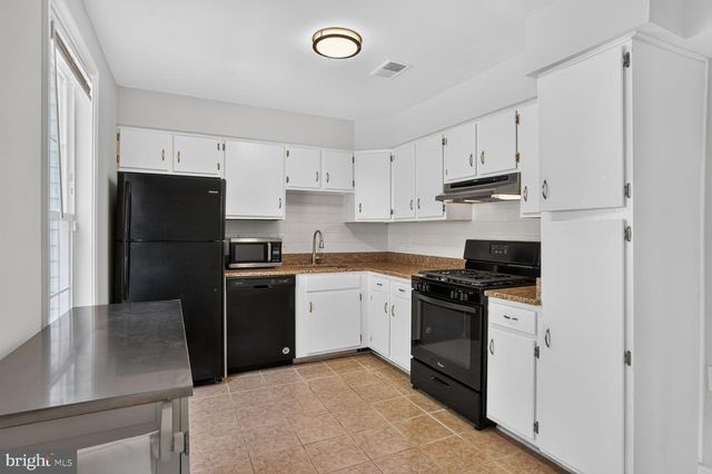 14083 FALLBROOK LN, Woodbridge, VA 22193