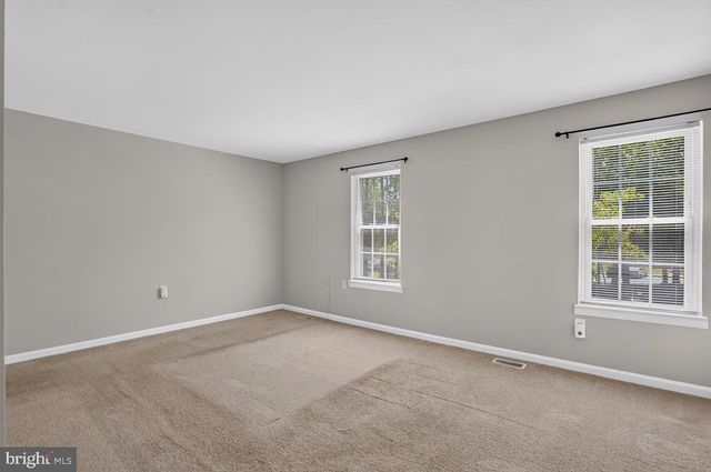 14083 FALLBROOK LN, Woodbridge, VA 22193