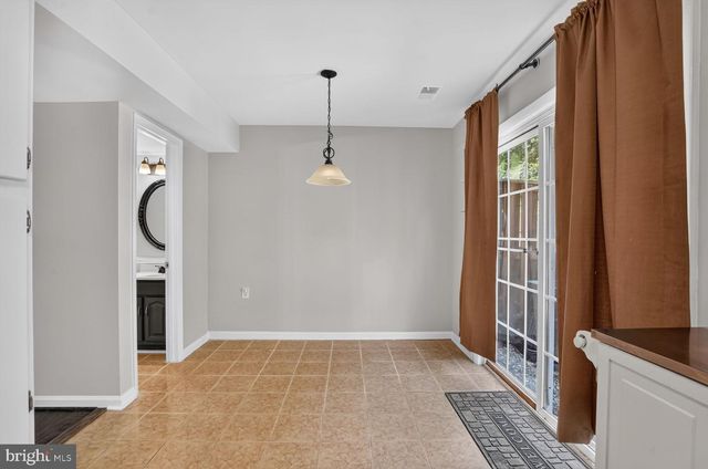 14083 FALLBROOK LN, Woodbridge, VA 22193
